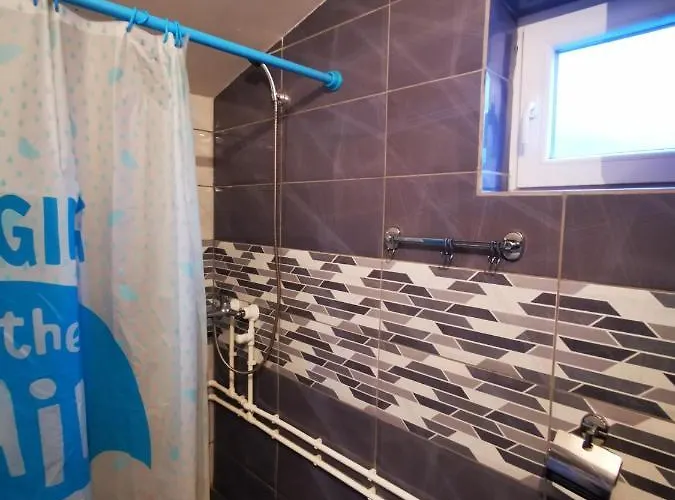 Jotic, Zavojsko Jezero Villa