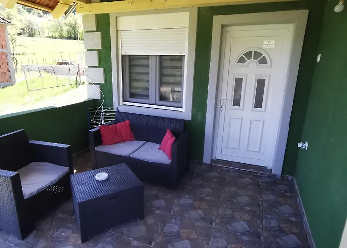 Jotic, Zavojsko Jezero Villa *