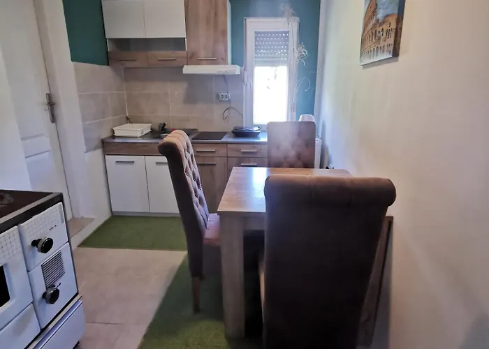 Jotic, Zavojsko Jezero Villa *