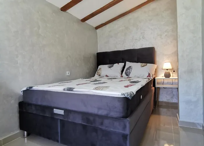 Jotic, Zavojsko Jezero Pirot